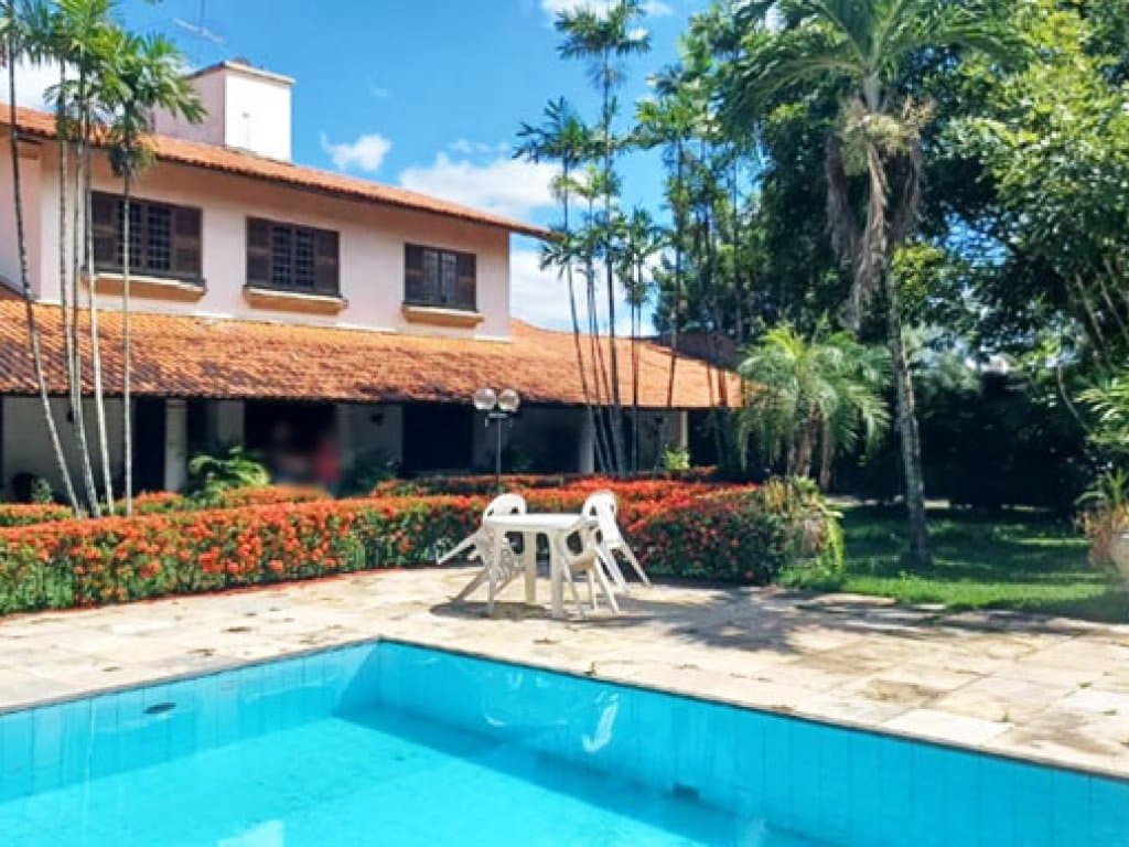 Foto 1 de 10: Casa em leilão em Fortaleza - CE, bairro Barroso — Casa de Alto Padrão em Terreno de 7.832 m² - Barroso - Fortaleza - CE