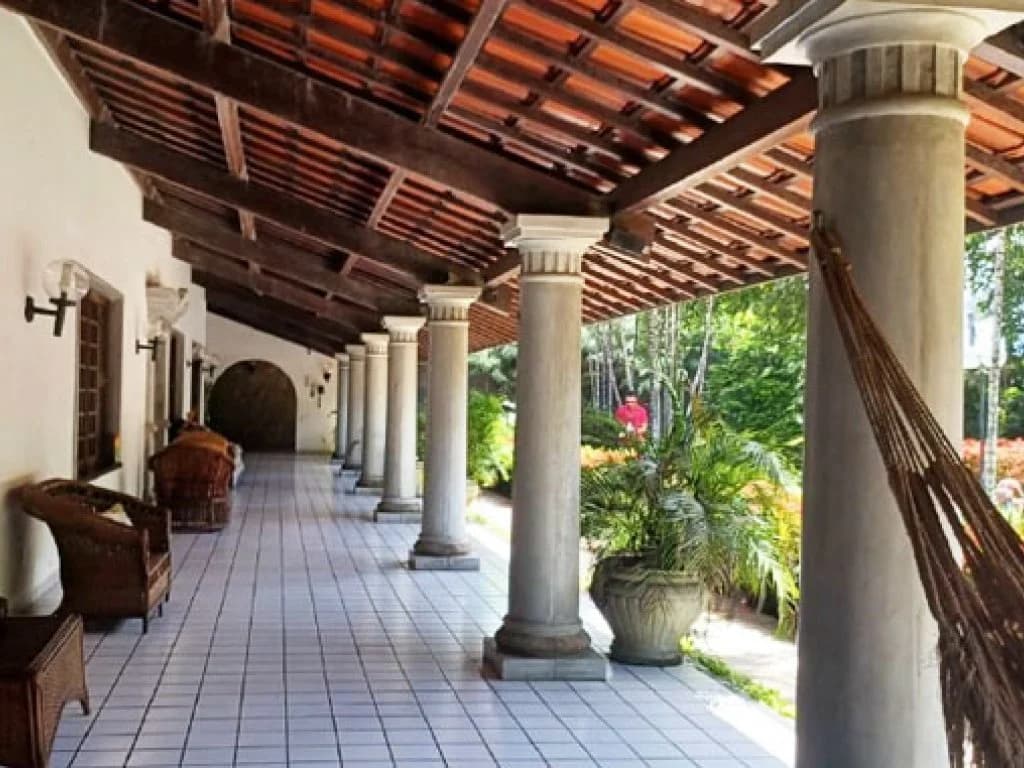 Foto 5 de 10: Casa em leilão em Fortaleza - CE, bairro Barroso — Casa de Alto Padrão em Terreno de 7.832 m² - Barroso - Fortaleza - CE