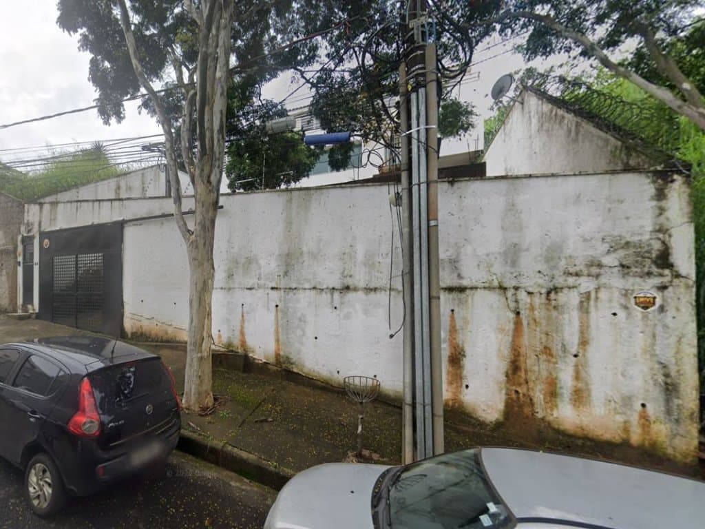 Foto 3 de 3: Casa em leilão em Belo Horizonte - MG, bairro Santa Lúcia — Casa 359 m² em terreno de 1.373 m² - Santa Lúcia - Belo Horizonte - MG