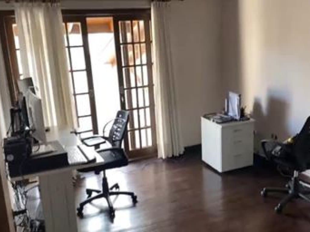 Foto 6 de 14: Casa em leilão em Curitiba - PR, bairro Guaíra — Casa 404 m² - Guaíra - Curitiba - PR