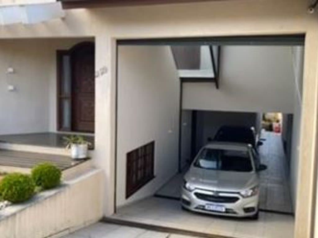 Foto 2 de 14: Casa em leilão em Curitiba - PR, bairro Guaíra — Casa 404 m² - Guaíra - Curitiba - PR