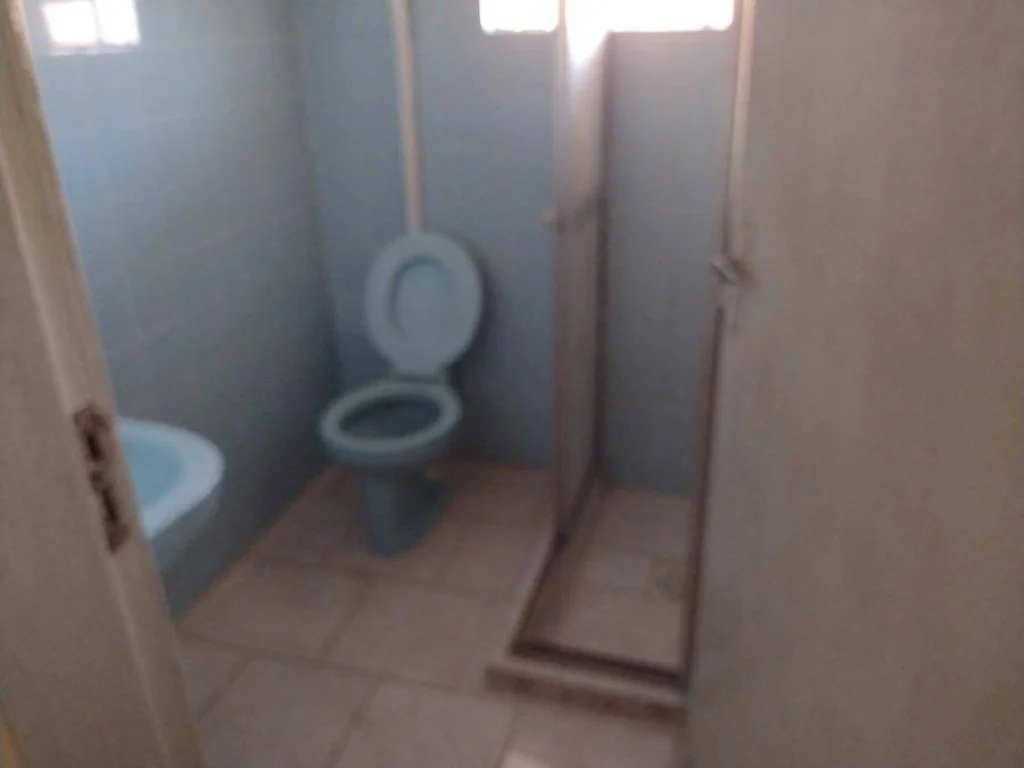 Foto 22 de 29: Casa em leilão em Pelotas - RS, bairro Laranjal — Casa, Padrão, 1 Vaga(S) de Garagem