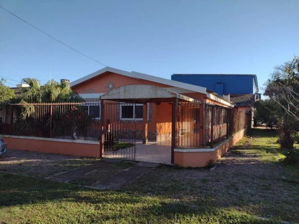 Foto 1 de 29: Casa em leilão em Pelotas - RS, bairro Laranjal — Casa, Padrão, 1 Vaga(S) de Garagem