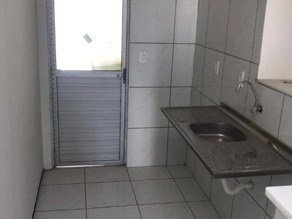 Foto 10 de 15: Casa em leilão em Maracanaú - CE, bairro Loteamento Parque São José — Casa, Padrão, 1 Vaga(S) de Garagem