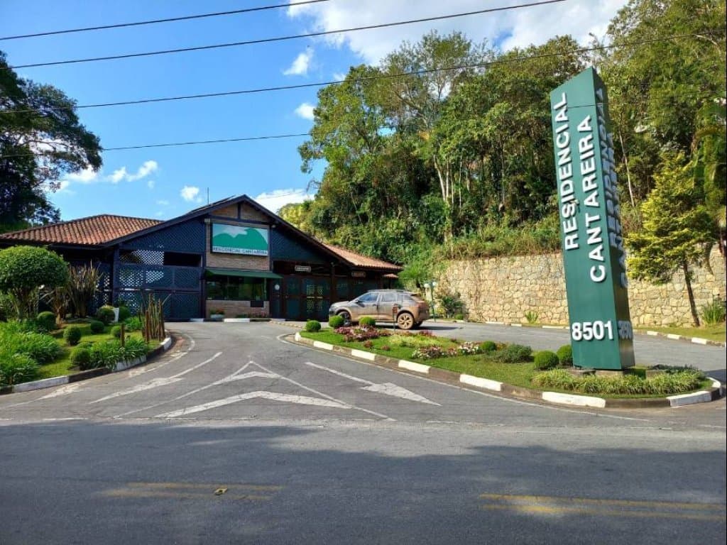 Foto 1 de 3: Casa em leilão em Mairiporã - SP, bairro Roseira — Casa, em Condomínio, 0 Vaga(S) de Garagem