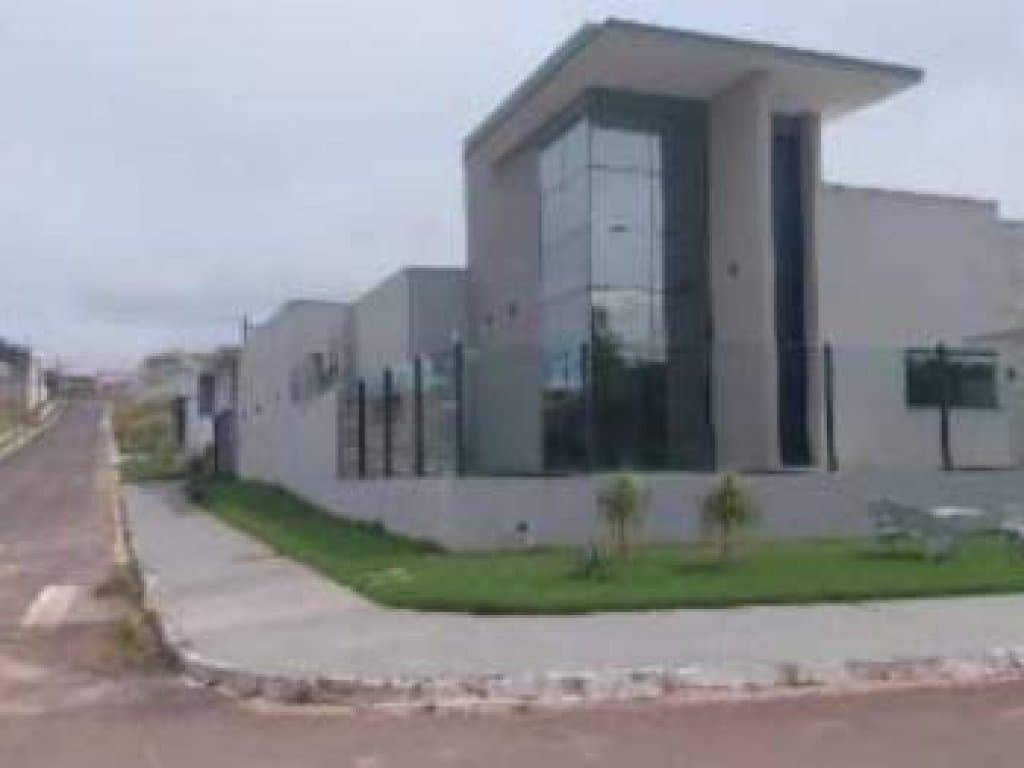 Foto 1 de 3: Casa em leilão em Água Boa - MT, bairro Centro — Casa, Padrão, 1 Vaga(S) de Garagem