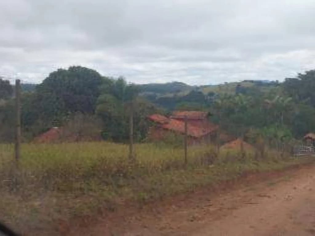 Foto 3 de 5: Casa em leilão em Antônio Carlos - MG, bairro Vale do Ipe — Casa, Padrão, 0 Vaga(S) de Garagem