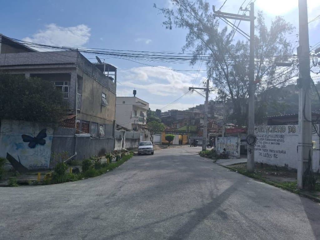 Foto 8 de 16: Casa em leilão em São Gonçalo - RJ, bairro Venda da Cruz — Casa, Padrão, 1 Vaga(S) de Garagem