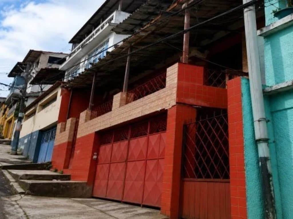 Foto 2 de 2: Casa em leilão em Rio De Janeiro - RJ, bairro Pilares — Casa em Terreno de 109 m² - Pilares - Rio de Janeiro - RJ