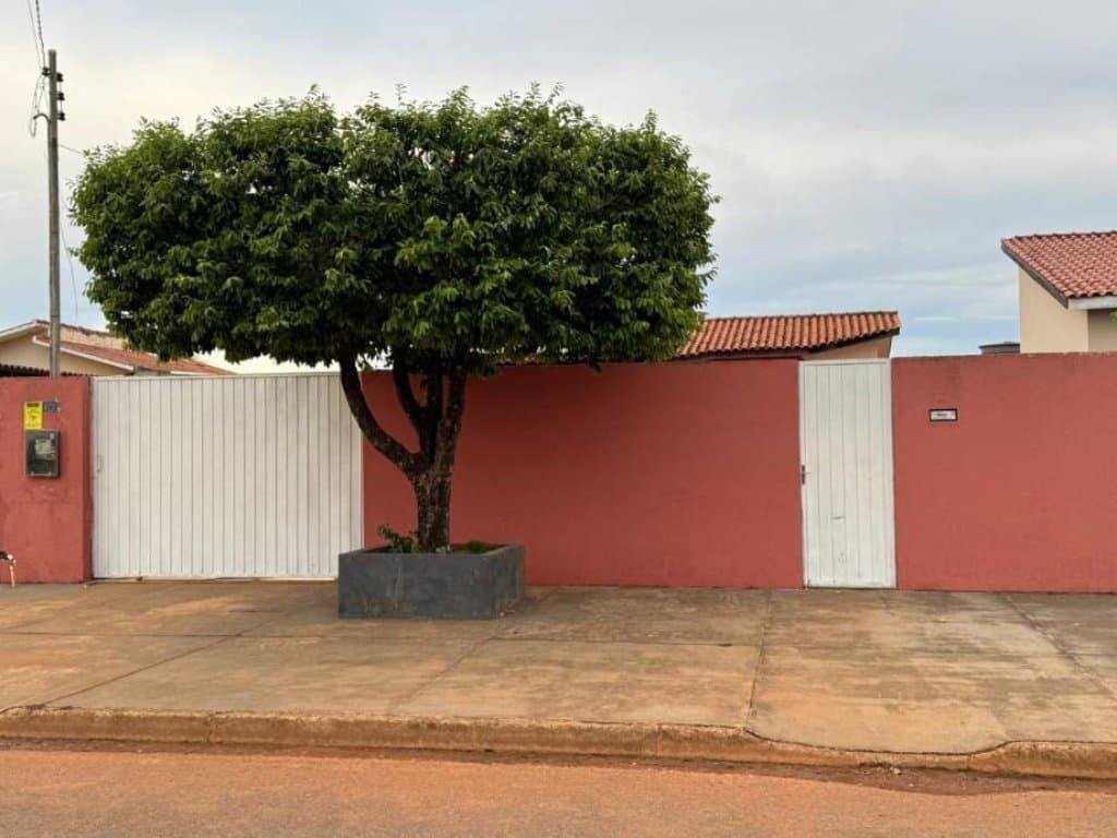 Foto 3 de 3: Casa em leilão em Santo Antônio Do Leste - MT, bairro Centro — Casa, Padrão, 1 Vaga(S) de Garagem