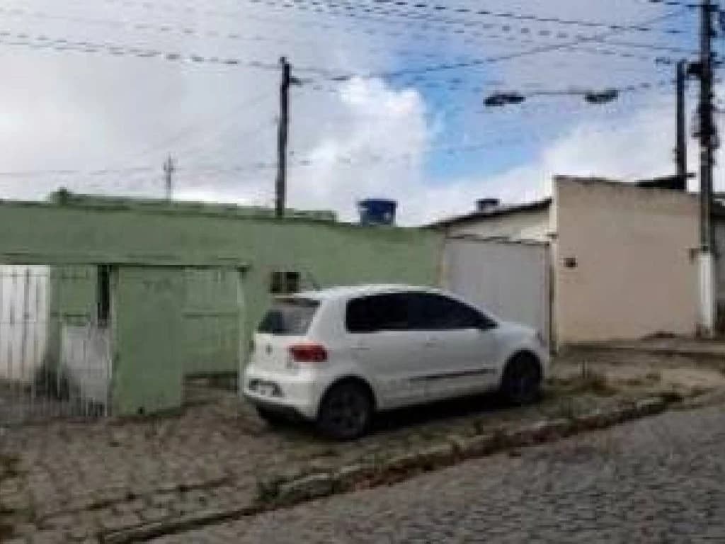 Foto 3 de 3: Casa em leilão em Garanhuns - PE — Casa, Padrão, 1 Vaga(S) de Garagem