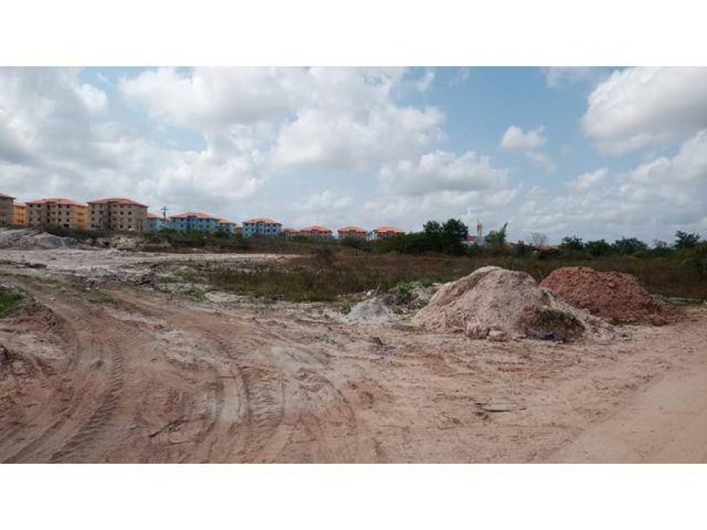 Foto 25 de 28: Terreno em leilão em Camaçari - BA — Lote, Padrão, 0 Vaga(S) de Garagem