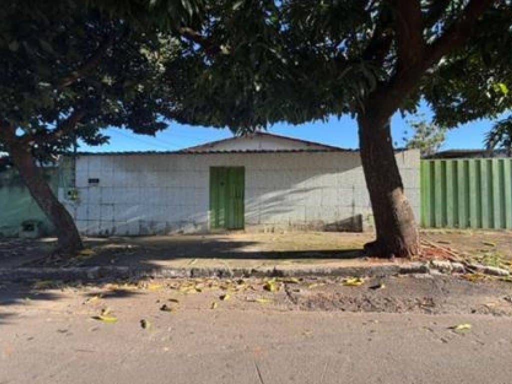 Casa em leilão em Goiânia - GO, bairro Jardim Curitiba — Casa 209 m² - Goiânia-GO - Rua JC-28 - Lt. 19 da Qd. 16 - Jardim Curitiba
