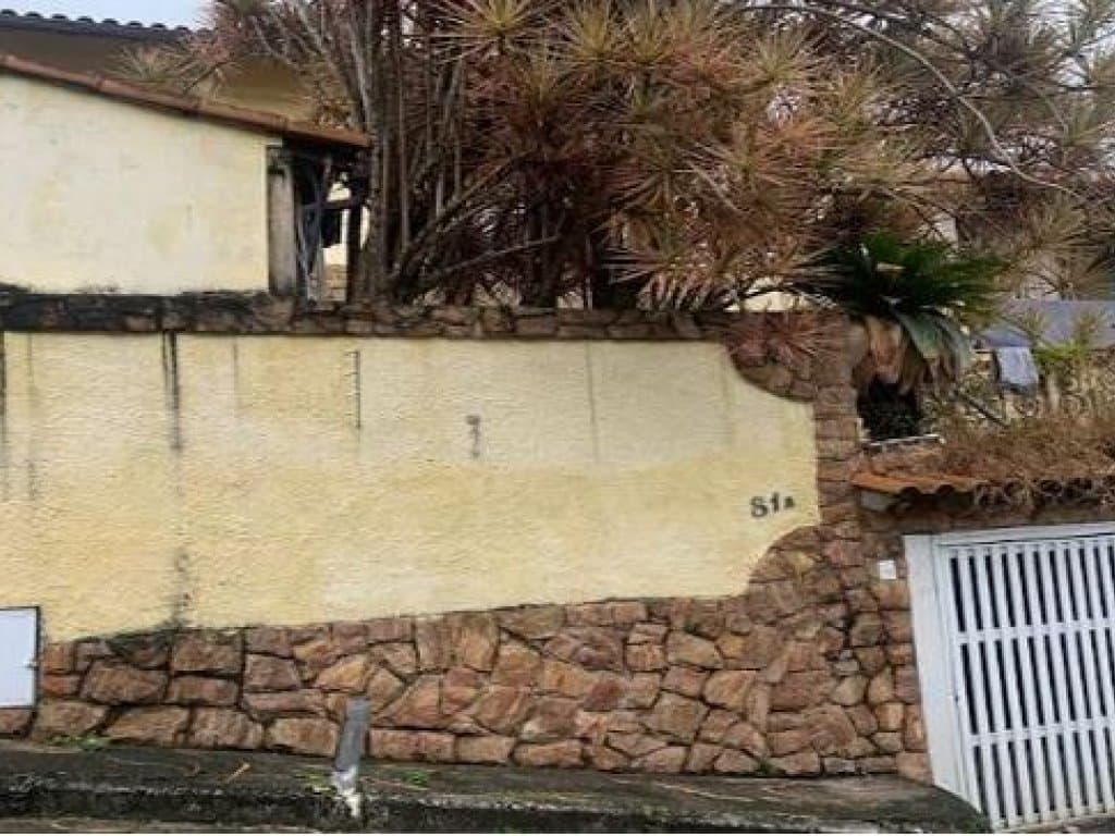 Casa em leilão em Rio De Janeiro - RJ, bairro Realengo — Casa 143 m² - Rio de Janeiro-RJ - Projetada 1, 172 - Lt. 81-A - Realengo
