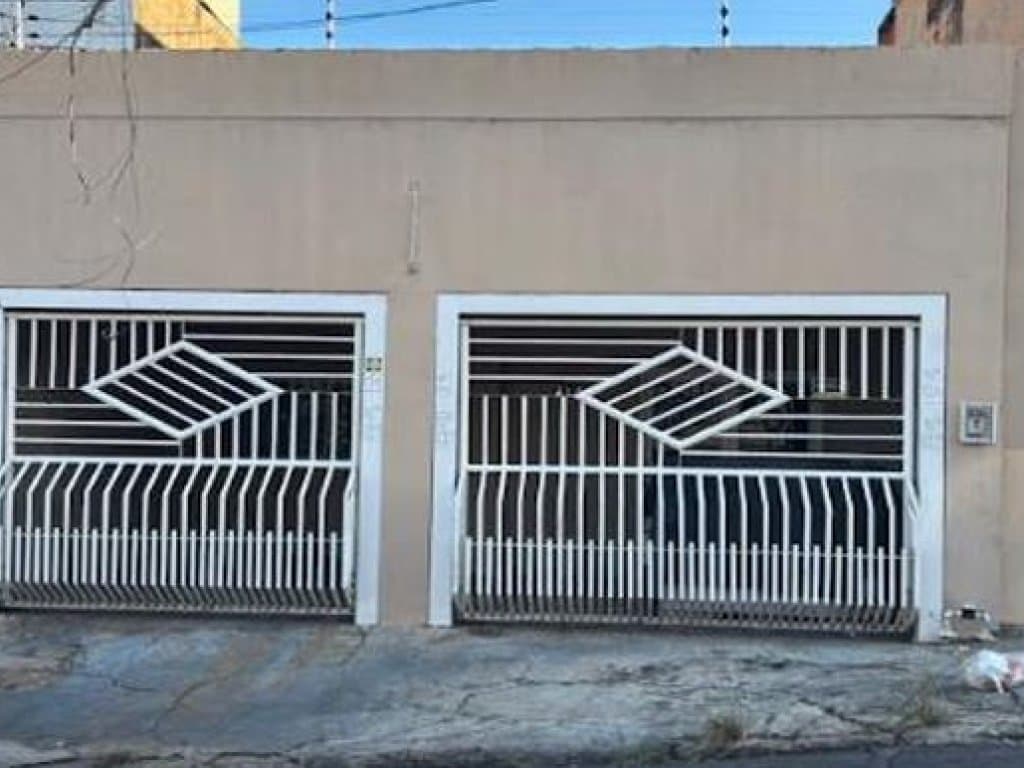 Casa em leilão em Cuiabá - MT, bairro Bandeirantes — Casa 190 m² - Cuiabá-MT - Rua Manoel Garcia Velho, 214 - Bandeirantes