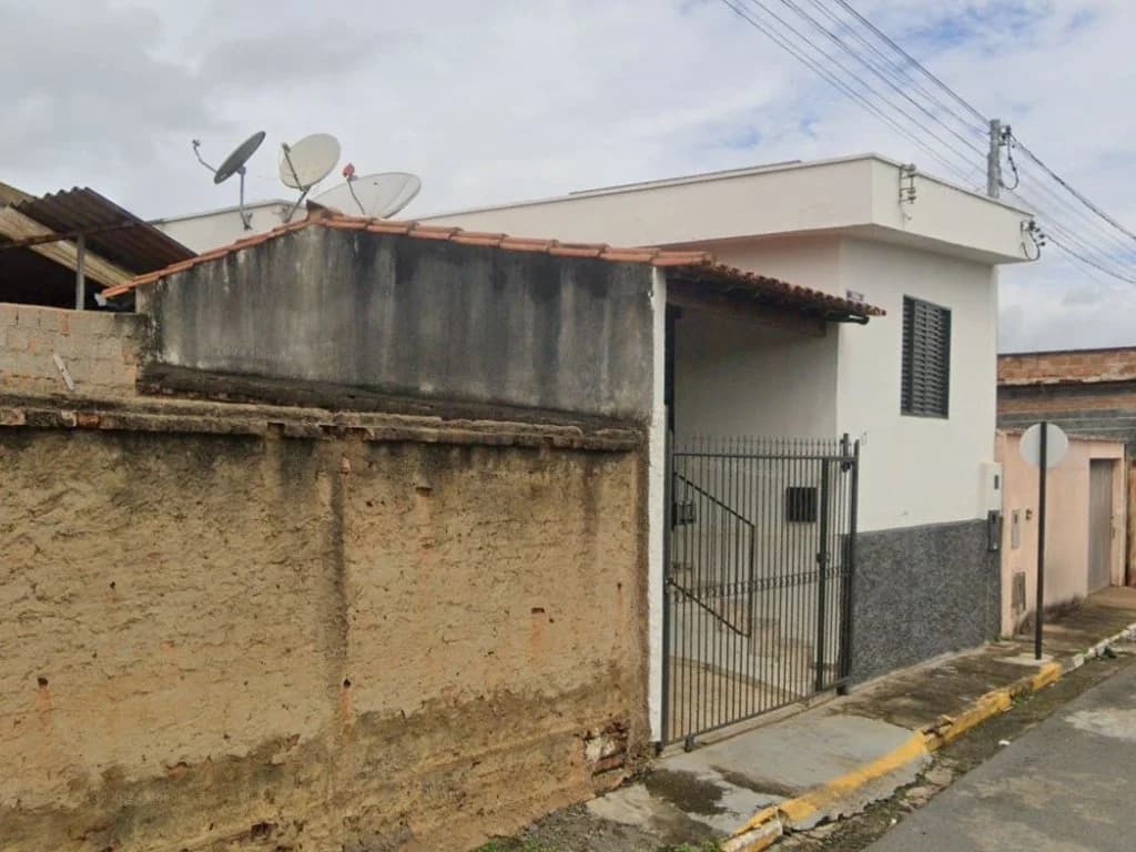 Foto 2 de 2: Casa em leilão em Piumhi - MG, bairro J K — Casa 68 m² - J.K - Piumhi - MG