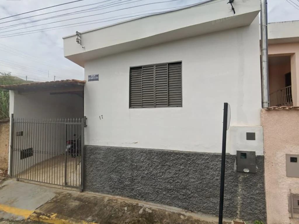 Foto 1 de 2: Casa em leilão em Piumhi - MG, bairro J K — Casa 68 m² - J.K - Piumhi - MG