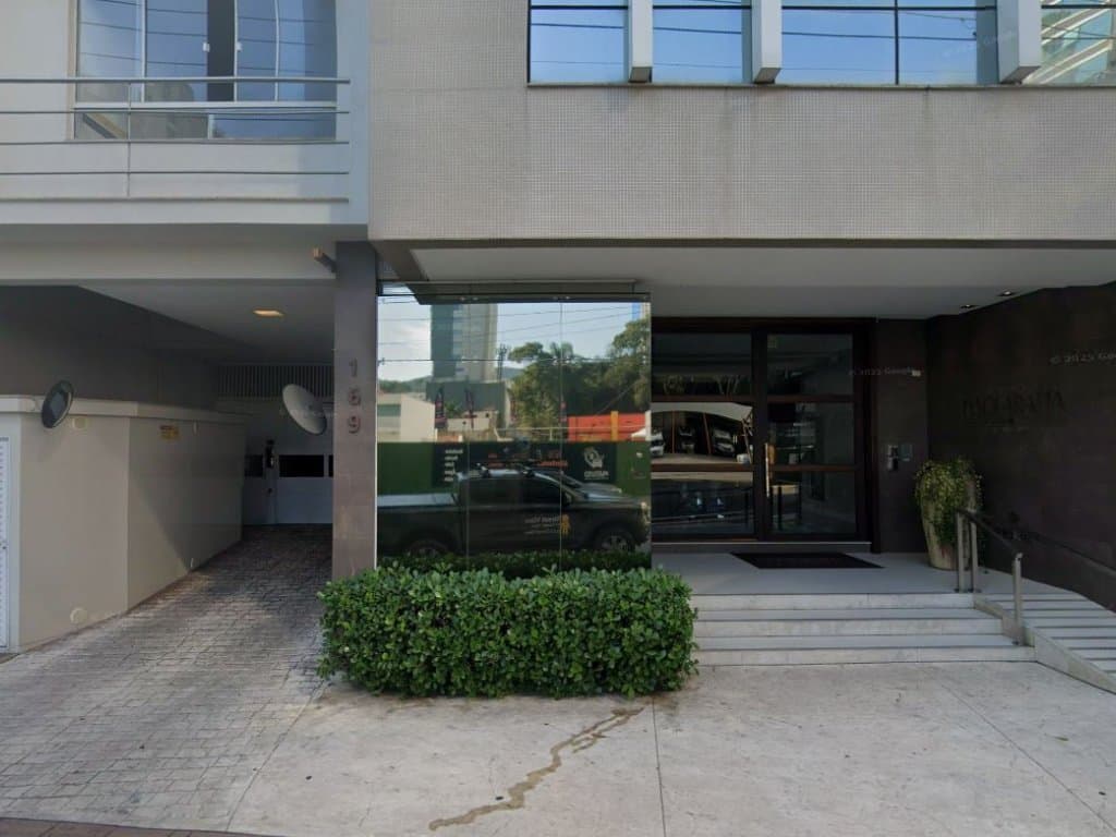 Foto 2 de 3: Apartamento em leilão em Balneário Camboriú - SC, bairro Centro — Apartamento 121 m² (02 vagas) - Centro - Balneário Camboriú - SC