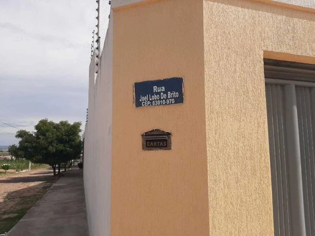 Foto 25 de 27: Casa em leilão em Juazeiro Do Norte - CE, bairro Aeroporto — Casa, Padrão, 0 Vaga(S) de Garagem