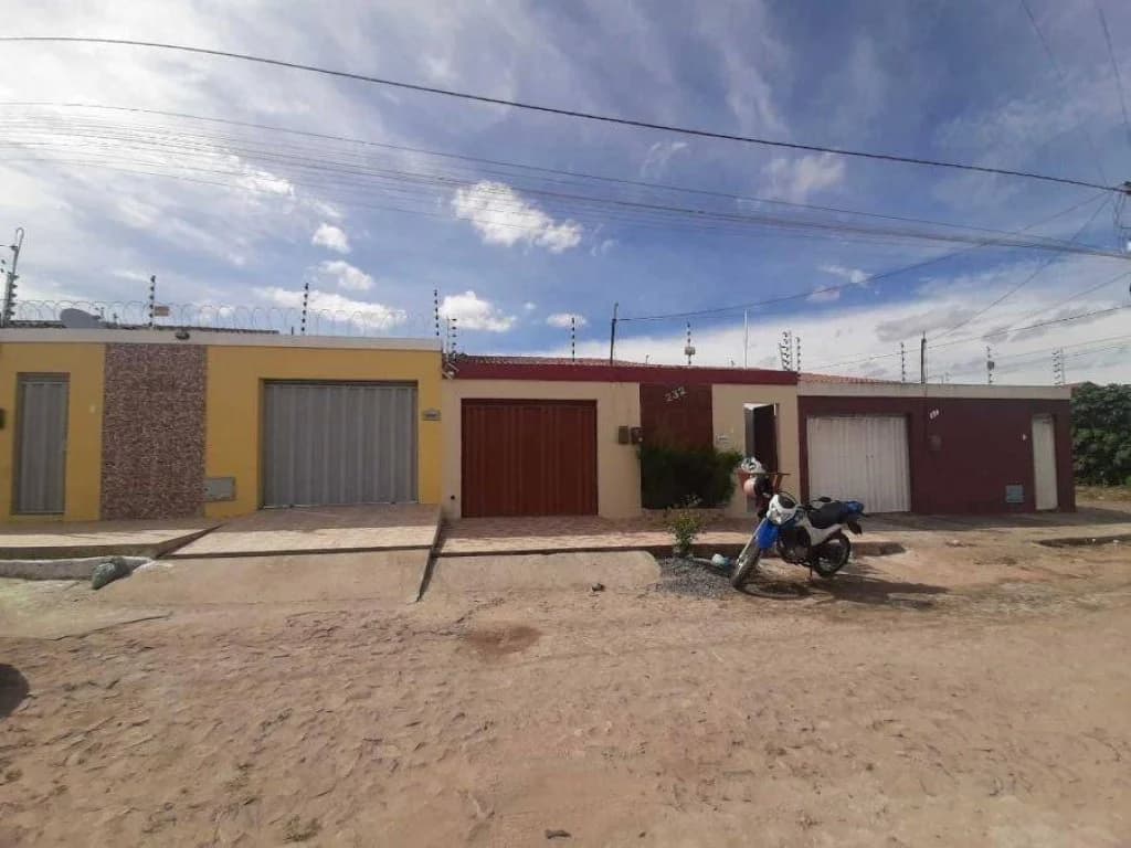 Foto 4 de 27: Casa em leilão em Juazeiro Do Norte - CE, bairro Aeroporto — Casa, Padrão, 0 Vaga(S) de Garagem