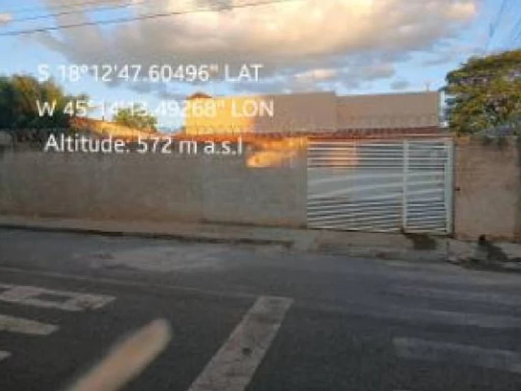 Foto 2 de 3: Casa em leilão em Três Marias - MG, bairro Cohab — Casa, Padrão, 0 Vaga(S) de Garagem