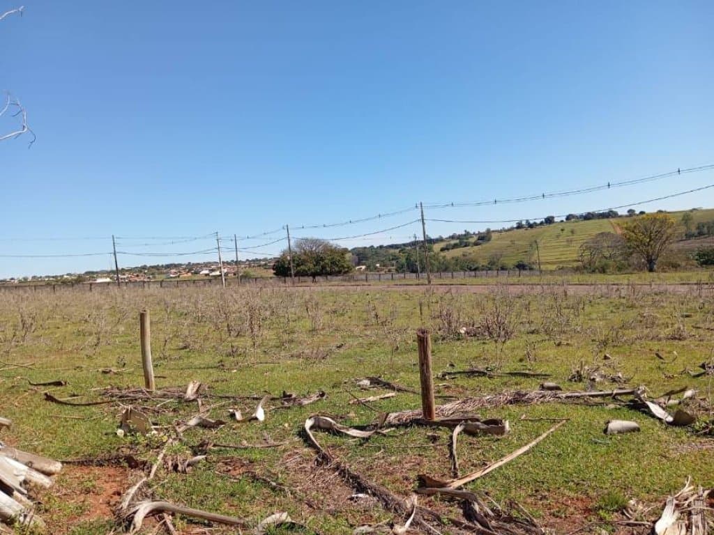 Foto 14 de 37: Terreno em leilão em Pérola - PR, bairro Perola — Lote, Padrão, 0 Vaga(S) de Garagem