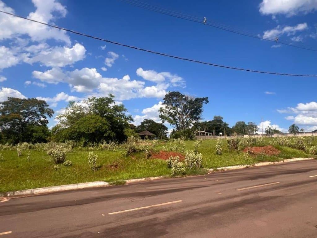 Foto 26 de 37: Terreno em leilão em Pérola - PR, bairro Perola — Lote, Padrão, 0 Vaga(S) de Garagem