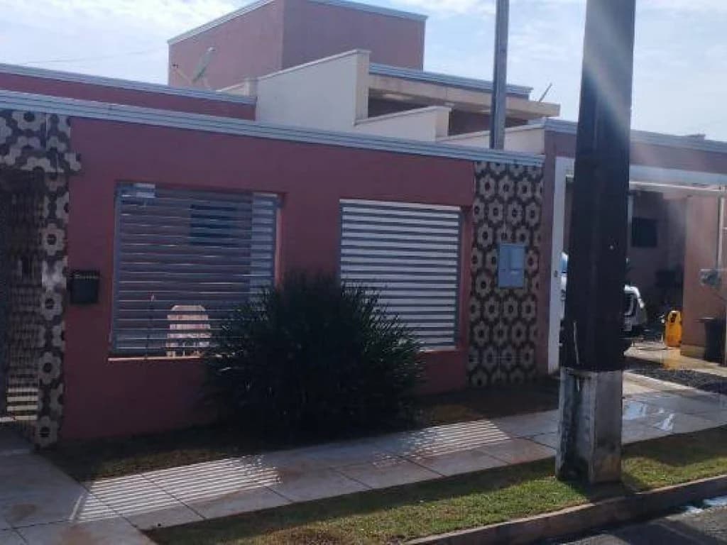 Foto 5 de 27: Casa em leilão em Ivaiporã - PR, bairro Vila Nova Pora — Casa, Padrão, 1 Vaga(S) de Garagem