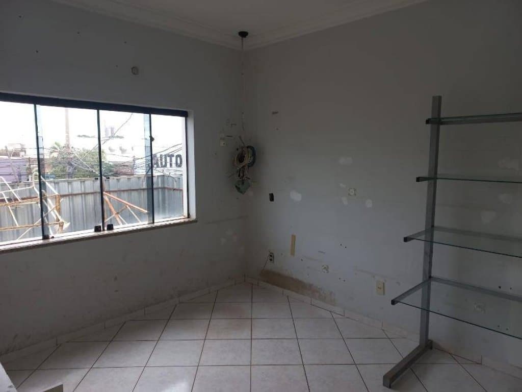 Foto 4 de 28: Casa em leilão em Rondonópolis - MT, bairro Vila Birigui — Casa, Padrão, 0 Vaga(S) de Garagem