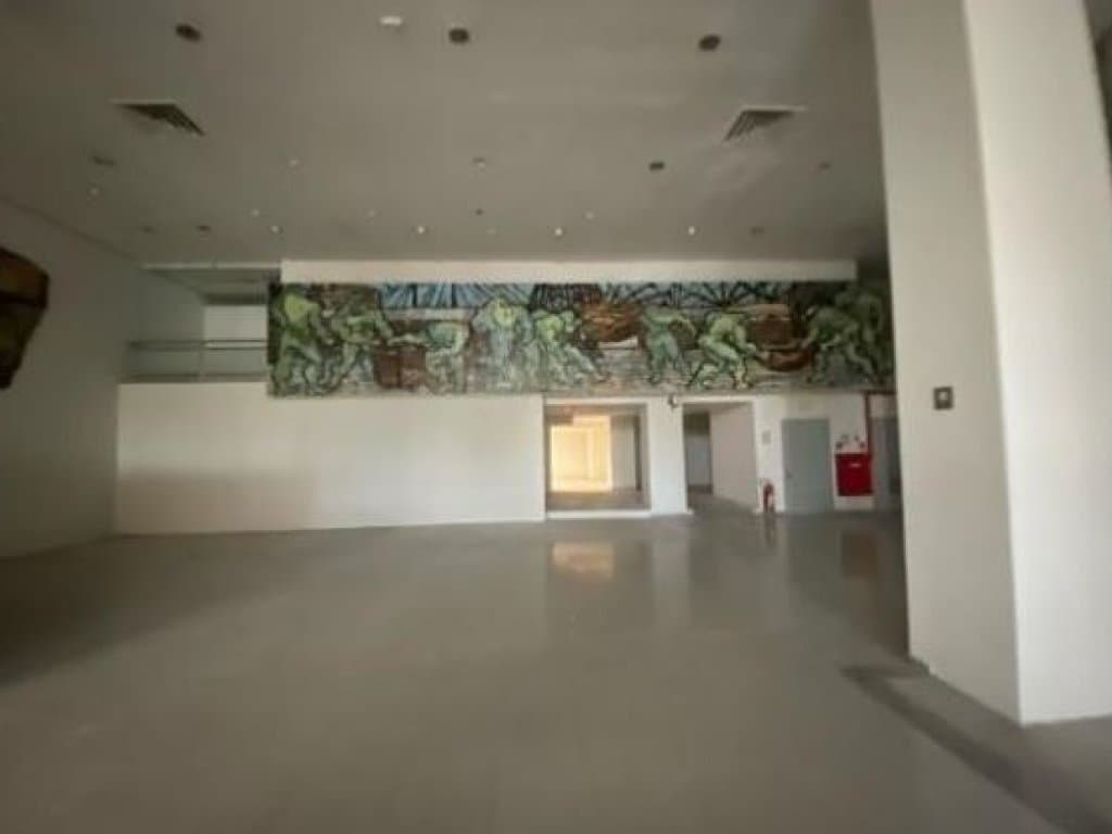 Foto 8 de 20: Comercial em leilão em Santos - SP, bairro Centro — Loja 977 m² (Loja, Mezanino e Subsolo) - Santos-SP - Praça da República, 62/63 - Centro