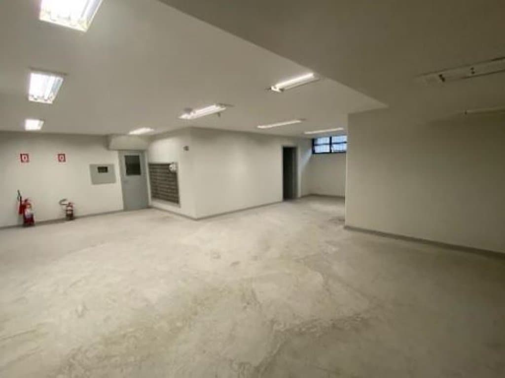 Foto 10 de 20: Comercial em leilão em Santos - SP, bairro Centro — Loja 977 m² (Loja, Mezanino e Subsolo) - Santos-SP - Praça da República, 62/63 - Centro
