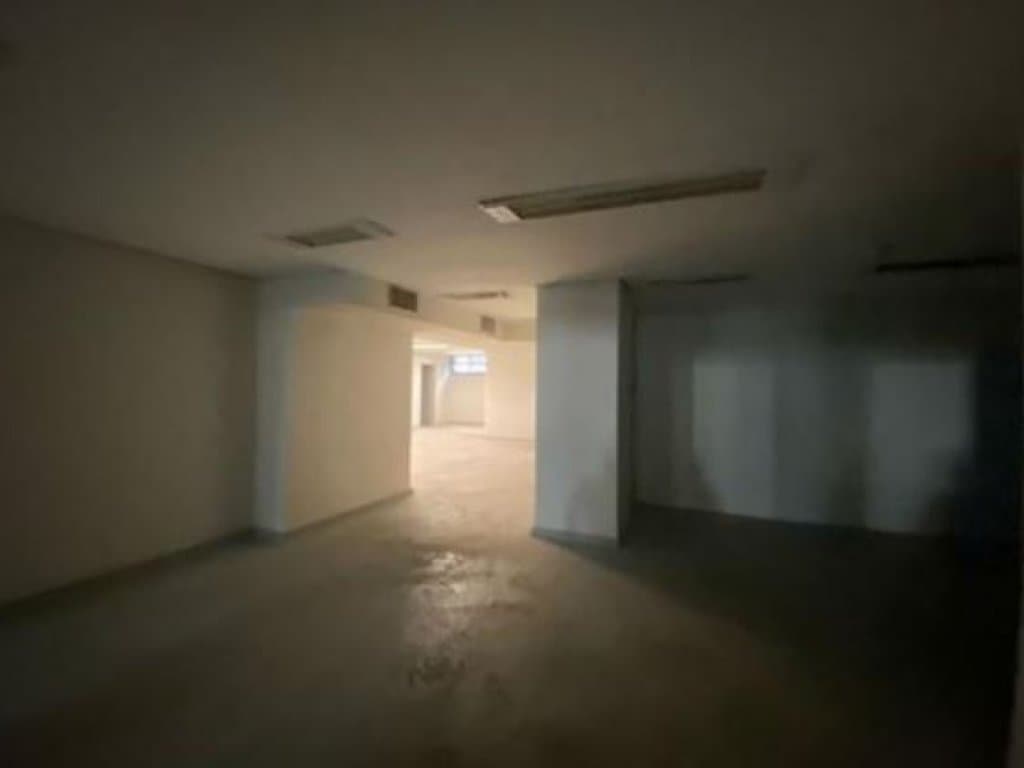 Foto 9 de 20: Comercial em leilão em Santos - SP, bairro Centro — Loja 977 m² (Loja, Mezanino e Subsolo) - Santos-SP - Praça da República, 62/63 - Centro