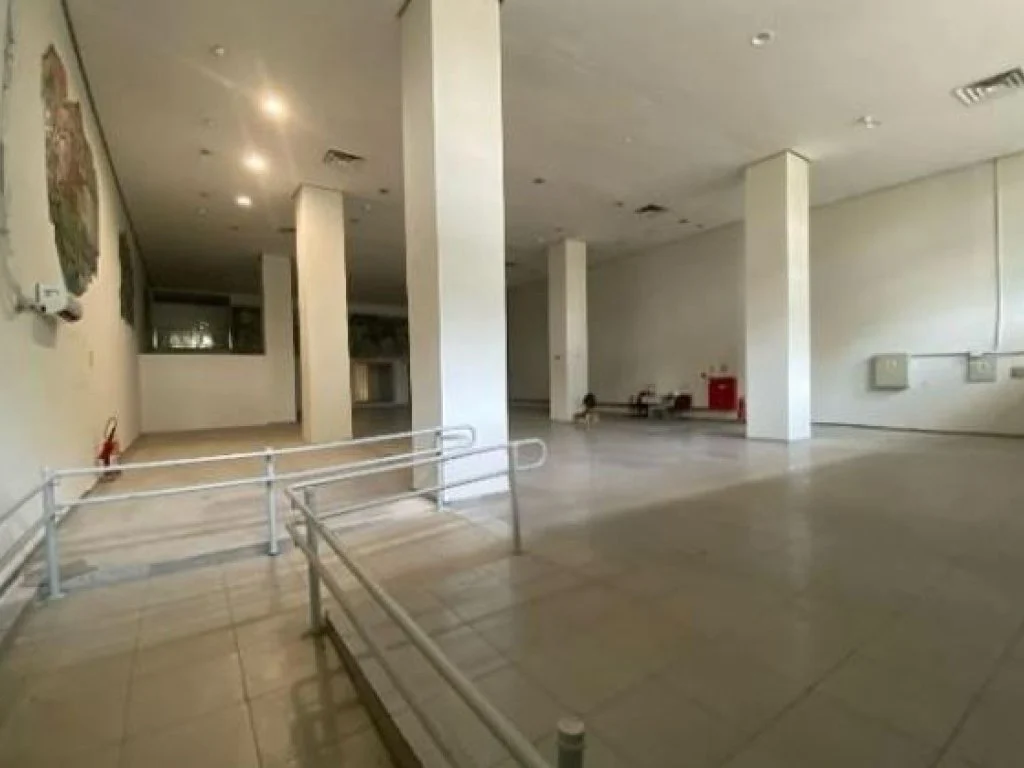 Foto 4 de 20: Comercial em leilão em Santos - SP, bairro Centro — Loja 977 m² (Loja, Mezanino e Subsolo) - Santos-SP - Praça da República, 62/63 - Centro