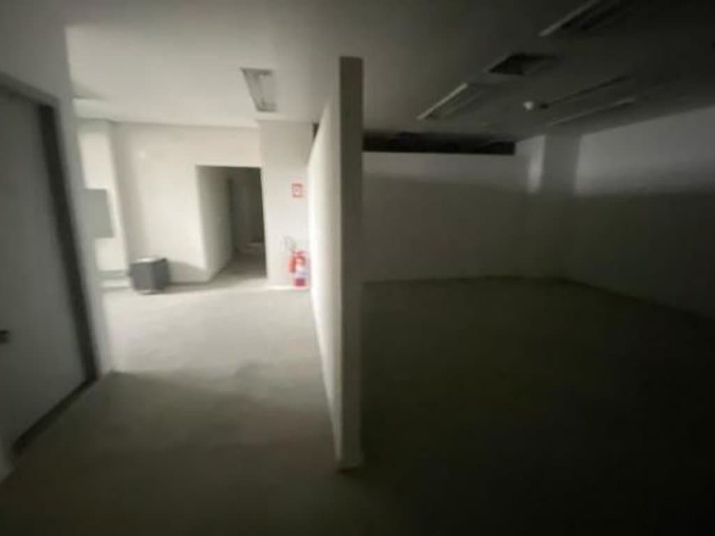 Foto 16 de 20: Comercial em leilão em Santos - SP, bairro Centro — Loja 977 m² (Loja, Mezanino e Subsolo) - Santos-SP - Praça da República, 62/63 - Centro