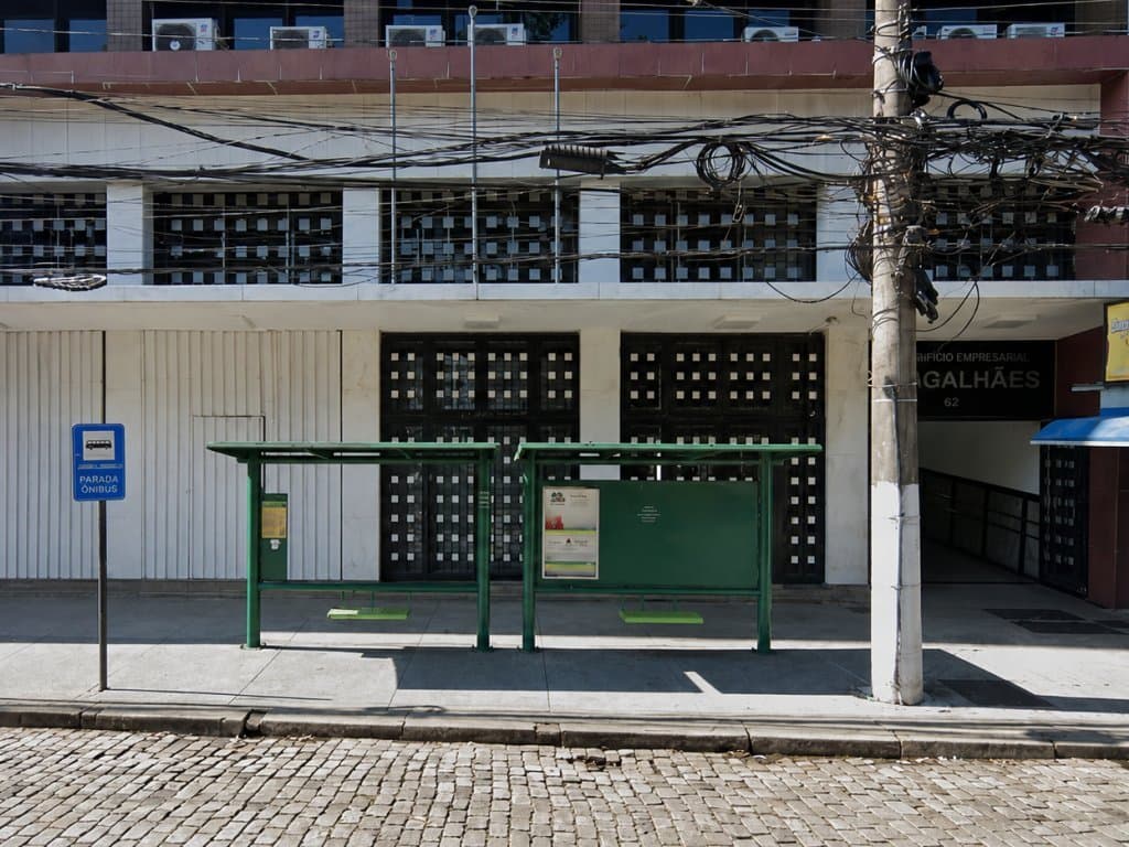Foto 2 de 20: Comercial em leilão em Santos - SP, bairro Centro — Loja 977 m² (Loja, Mezanino e Subsolo) - Santos-SP - Praça da República, 62/63 - Centro