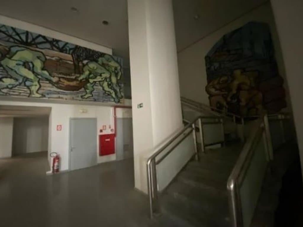 Foto 19 de 20: Comercial em leilão em Santos - SP, bairro Centro — Loja 977 m² (Loja, Mezanino e Subsolo) - Santos-SP - Praça da República, 62/63 - Centro