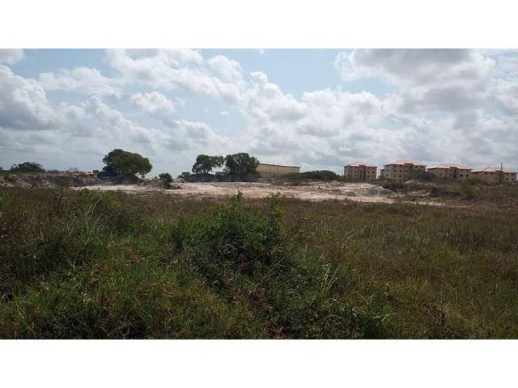 Foto 27 de 28: Terreno em leilão em Camaçari - BA — Terreno 5.218 m² - Espaço Alpha - Camaçari - BA