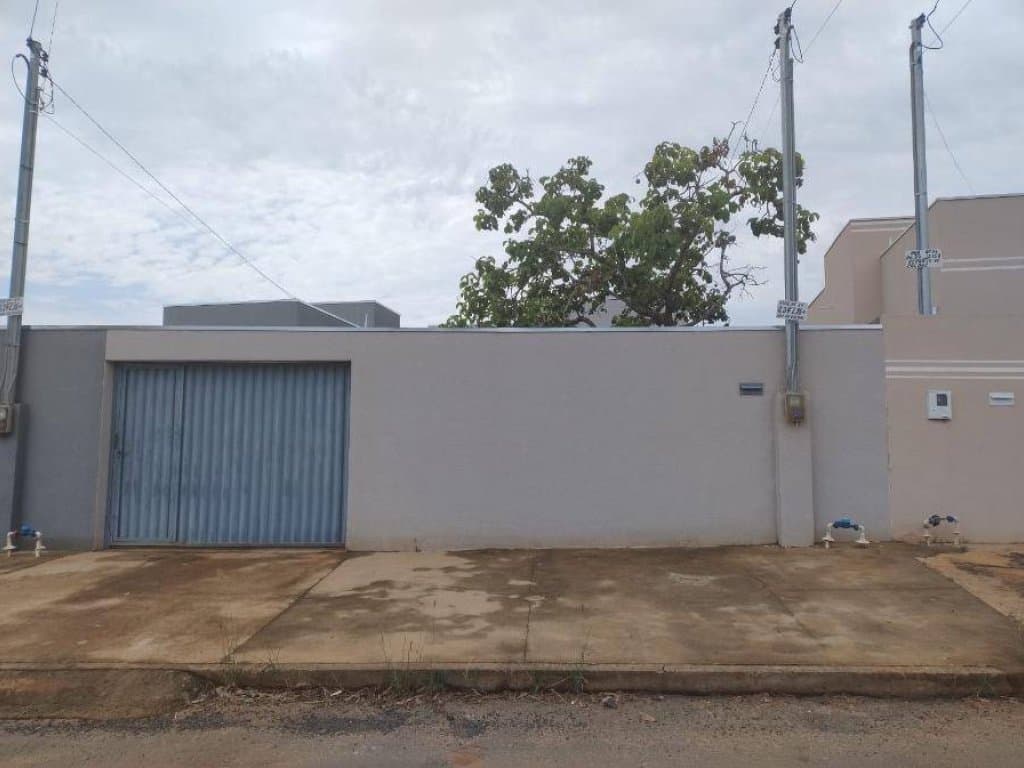 Foto 1 de 20: Casa em leilão em Caldas Novas - GO — Casa 73 m² - Rio Branco - Caldas Novas - GO