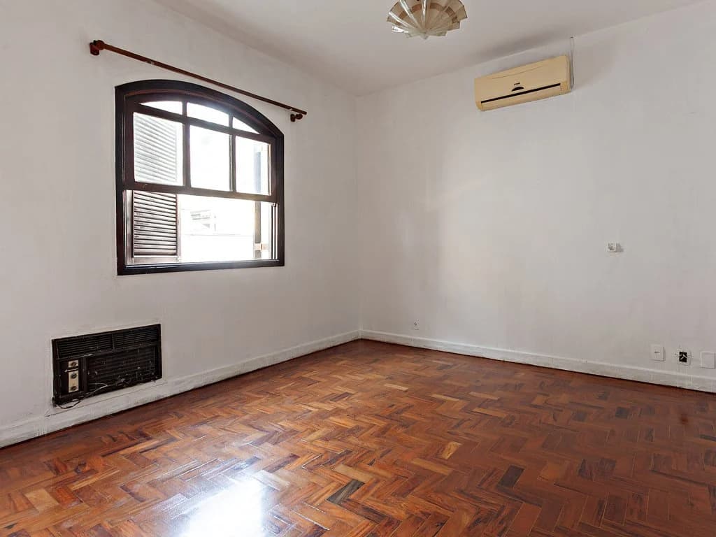 Foto 12 de 15: Casa em leilão em São Paulo - SP, bairro Jardim Luzitânia — Casa de Alto Padrão 200 m² em Frente ao Parque Ibirapuera - São Paulo - SP