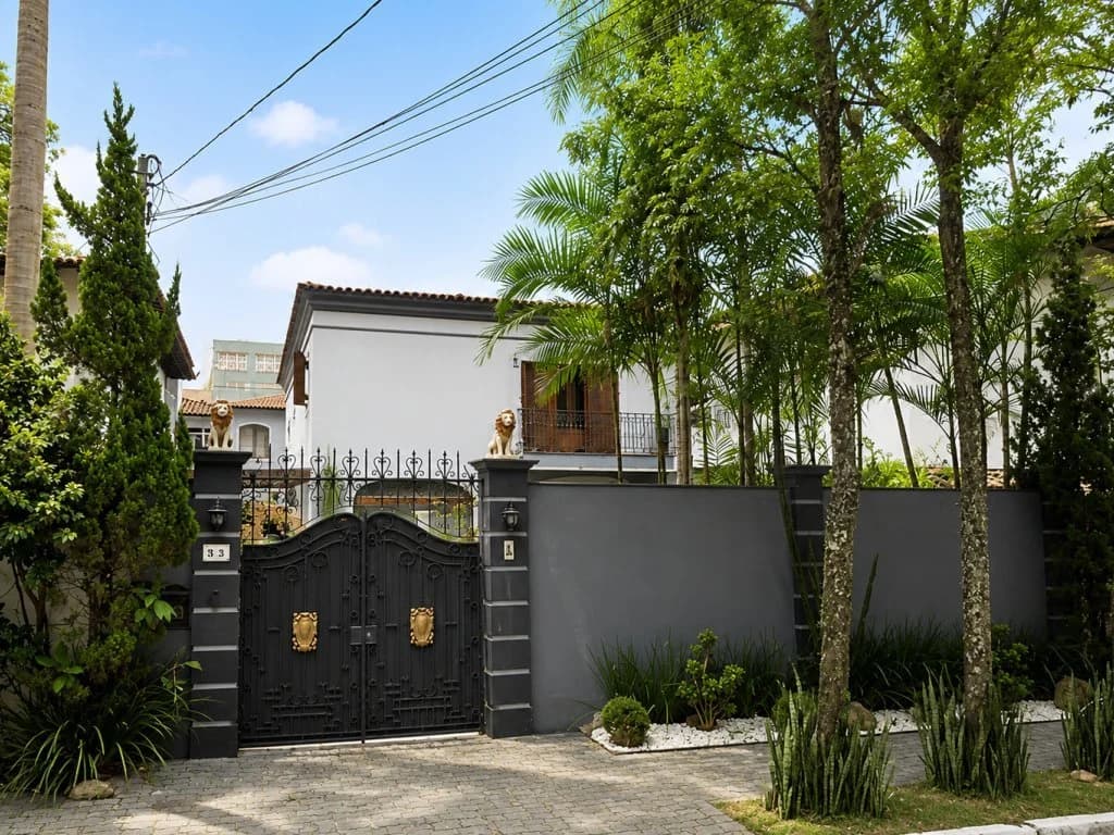Foto 1 de 15: Casa em leilão em São Paulo - SP, bairro Jardim Luzitânia — Casa de Alto Padrão 200 m² em Frente ao Parque Ibirapuera - São Paulo - SP