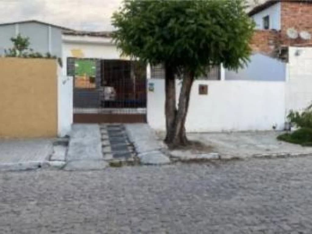 Foto 3 de 3: Casa em leilão em Caruaru - PE, bairro Kennedy — Casa, Padrão, 0 Vaga(S) de Garagem