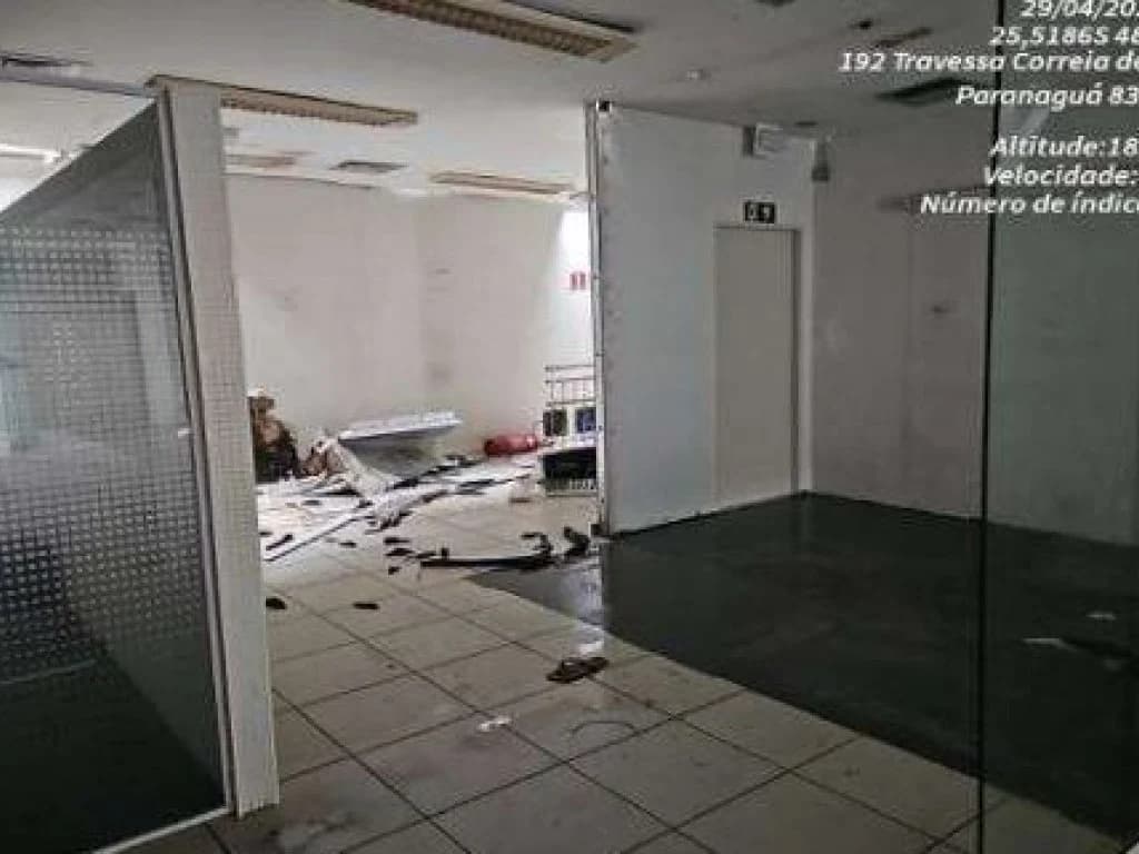 Foto 5 de 11: Comercial em leilão em Paranaguá - PR, bairro Centro — Imóvel Comercial 489 m² - Centro - Paranaguá - PR