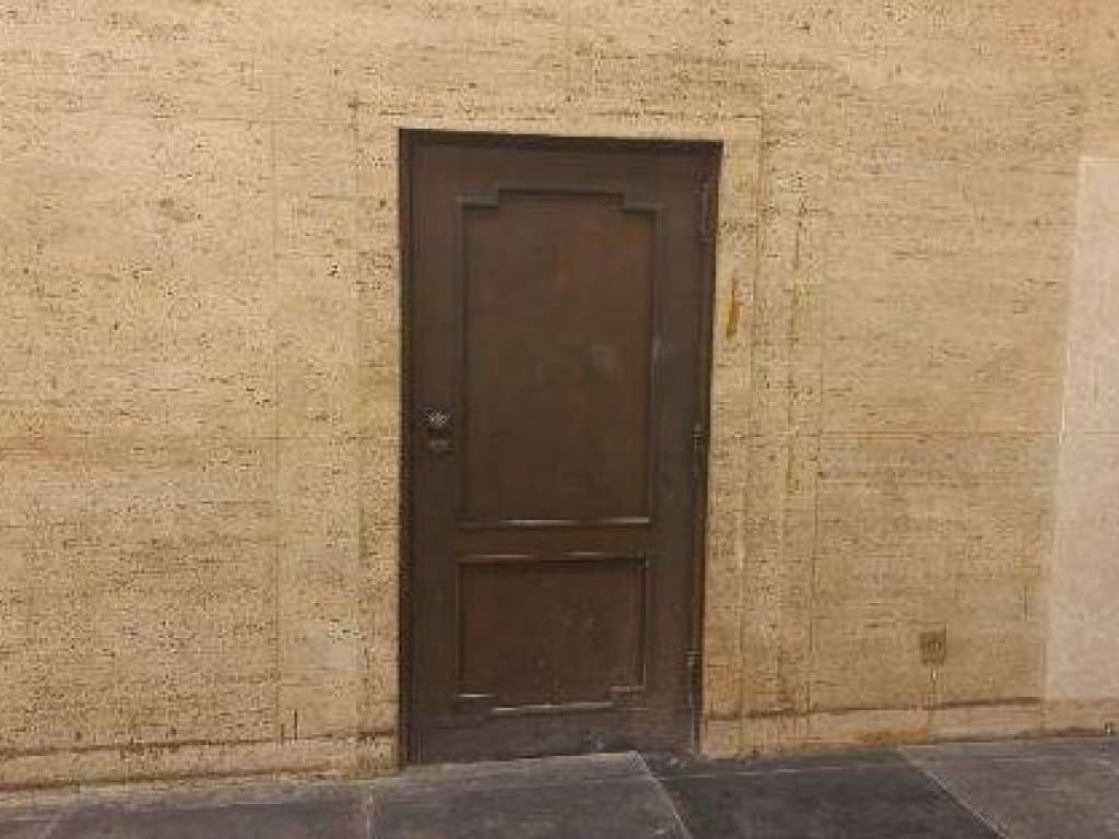 Foto 6 de 12: Comercial em leilão em Rio De Janeiro - RJ, bairro Centro — Prédio Comercial 1.297 m² (Loja, Sobreloja e Subsolo) - Centro - Rio de Janeiro - RJ