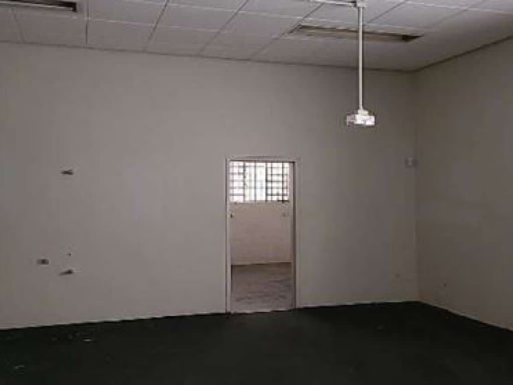 Foto 6 de 15: Comercial em leilão em Centenário Do Sul - PR, bairro Centro — Imóvel Comercial 830 m² (Subsolo, Térreo e pavimento Superior) - Centro - Centenário do Sul - PR