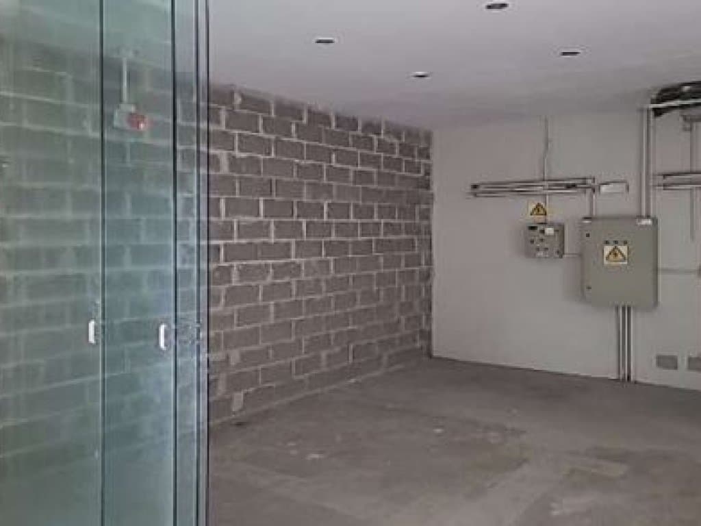 Foto 13 de 15: Comercial em leilão em Centenário Do Sul - PR, bairro Centro — Imóvel Comercial 830 m² (Subsolo, Térreo e pavimento Superior) - Centro - Centenário do Sul - PR
