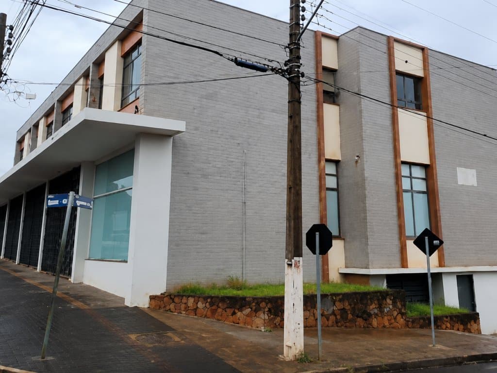 Foto 14 de 15: Comercial em leilão em Centenário Do Sul - PR, bairro Centro — Imóvel Comercial 830 m² (Subsolo, Térreo e pavimento Superior) - Centro - Centenário do Sul - PR