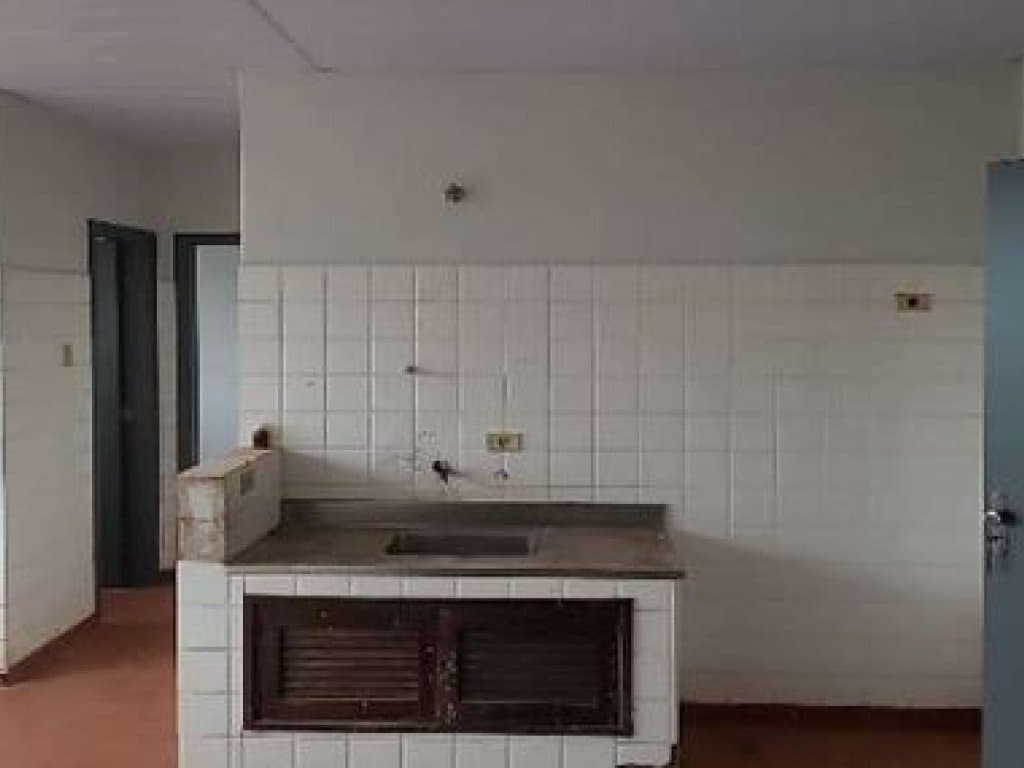 Foto 9 de 15: Comercial em leilão em Centenário Do Sul - PR, bairro Centro — Imóvel Comercial 830 m² (Subsolo, Térreo e pavimento Superior) - Centro - Centenário do Sul - PR