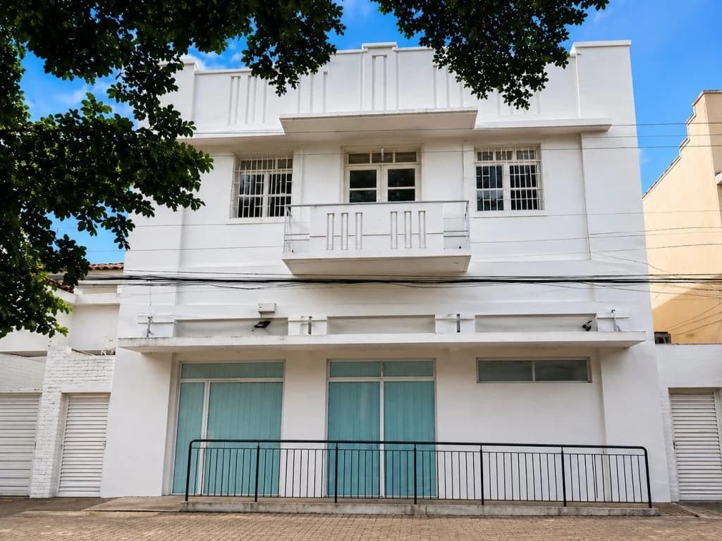 Foto 2 de 8: Comercial em leilão em Porciúncula - RJ, bairro Centro — Prédio Comercial 291 m² - Centro - Porciúncula - RJ