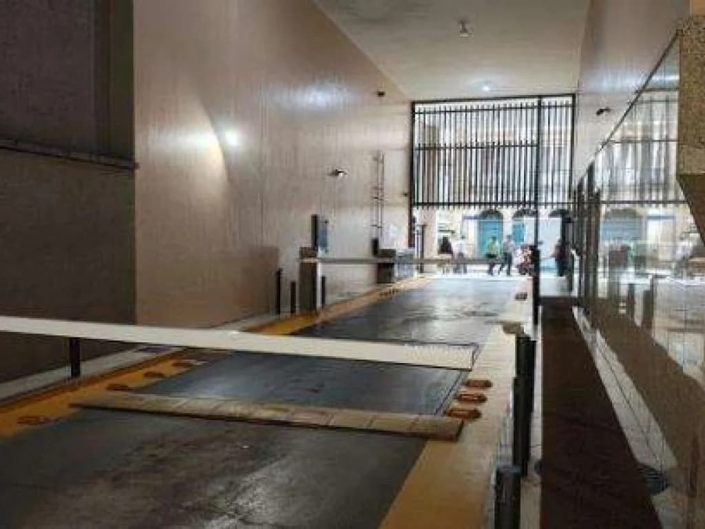 Foto 2 de 10: Vaga de Garagem em leilão em Rio De Janeiro - RJ, bairro Centro — Box de Garagem 17 m² - Centro - Rio de Janeiro - RJ
