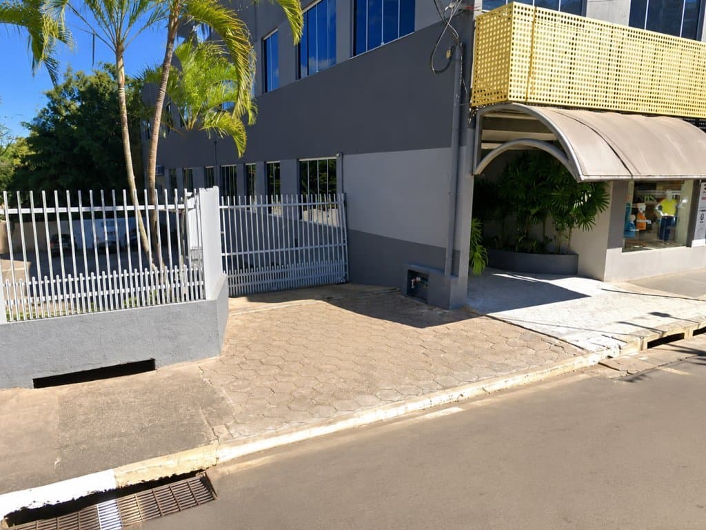 Foto 4 de 8: Apartamento em leilão em Avaré - SP, bairro Centro — Apartamento 96 m² e Vaga de Garagem 10 m² (Edifício Branca Filgueiras) - Centro - Avaré - SP